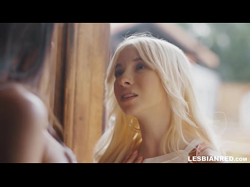 ❤️ Dívka se po několika měsících vrátí domů a skončí u lízání kundy své nevlastní matky ❤ Porno video u cs.hentaidude.ru ❤